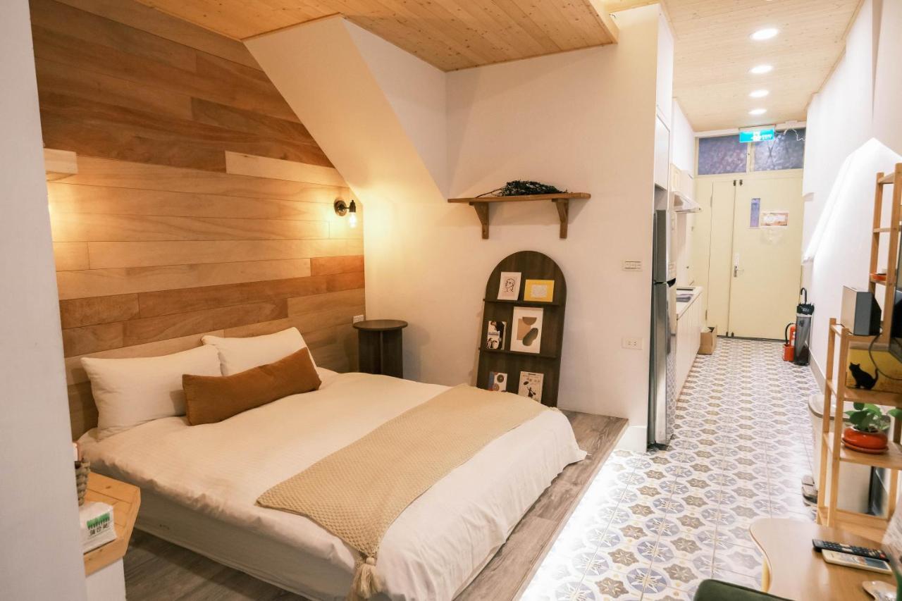 South Gate Home Stay ไถหนาน ภายนอก รูปภาพ