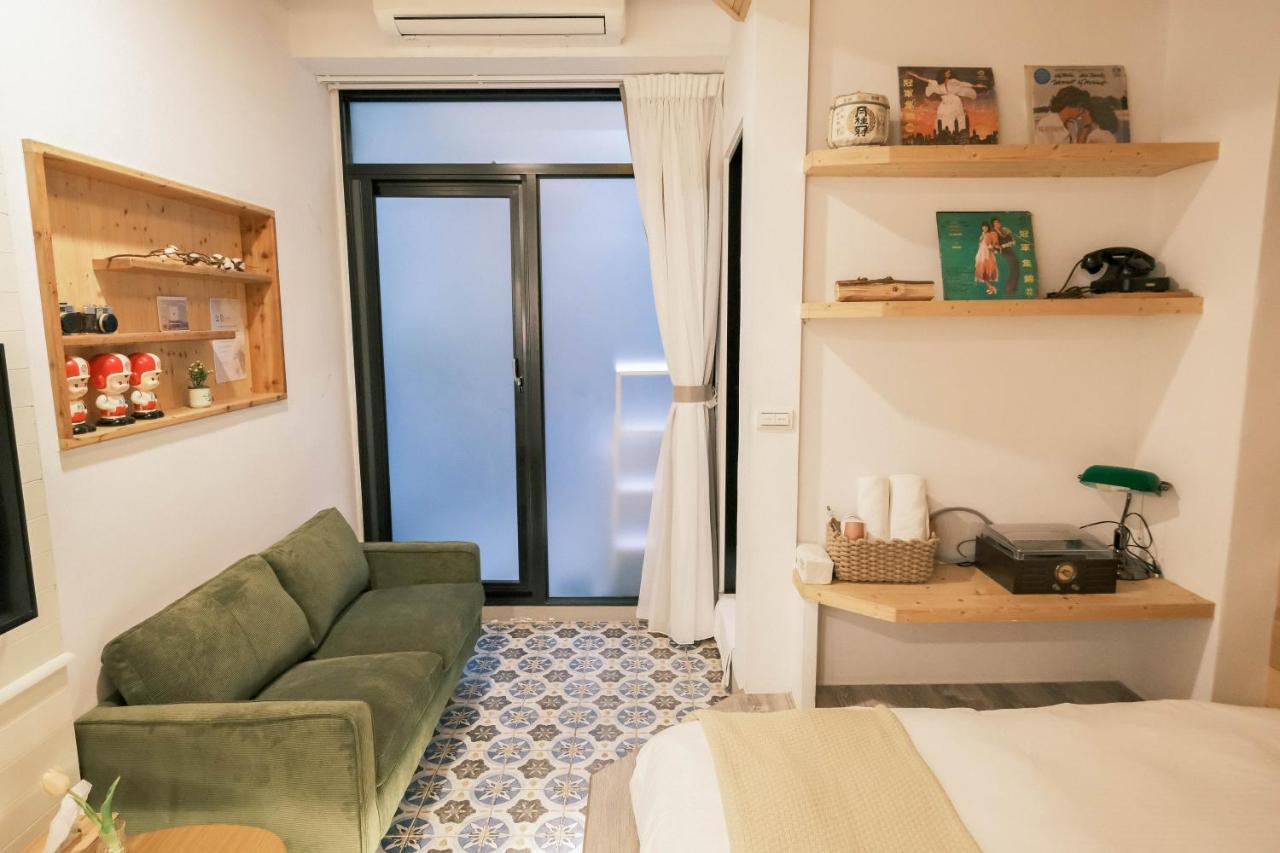 South Gate Home Stay ไถหนาน ภายนอก รูปภาพ