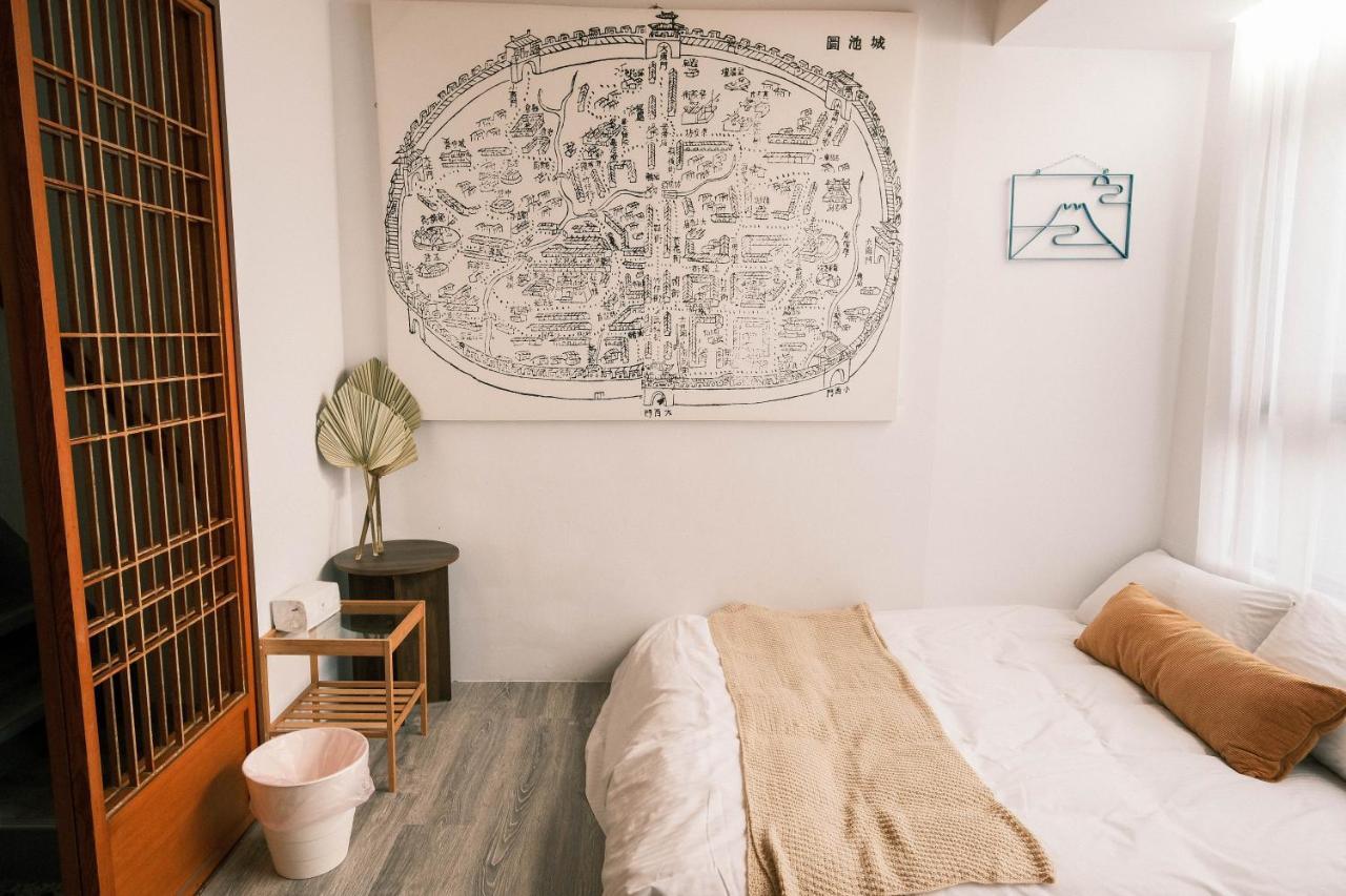 South Gate Home Stay ไถหนาน ภายนอก รูปภาพ